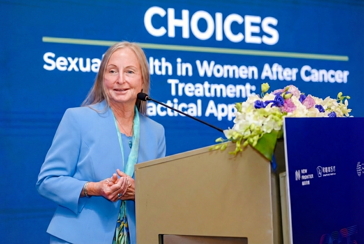 Dr. Linda Bosserman speaking at the CHOICES conference
